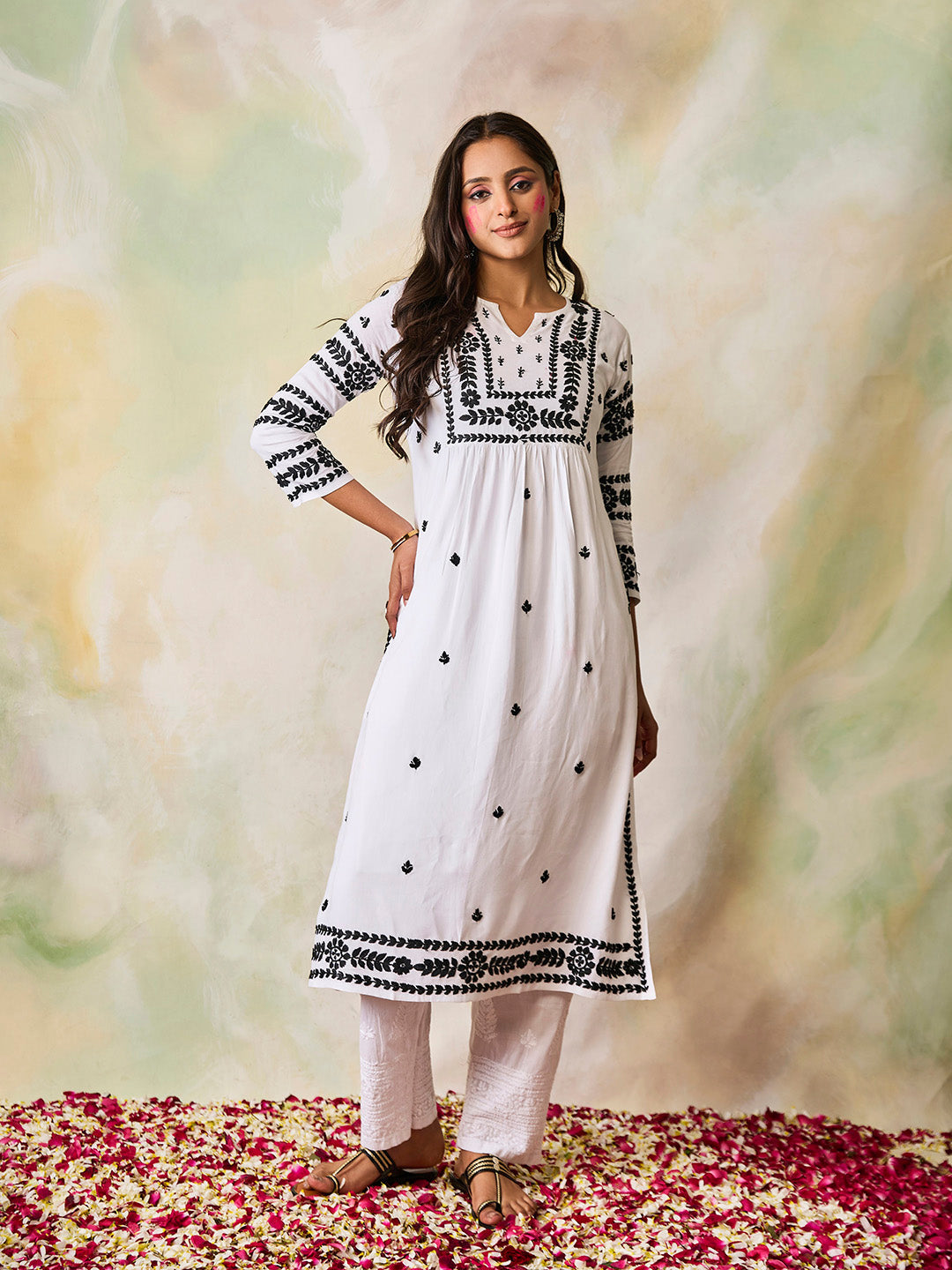 HOUSE OF KARI Notched Neck Floral Embroidered Chikankari Cotton Kurta | Swadesiicart
