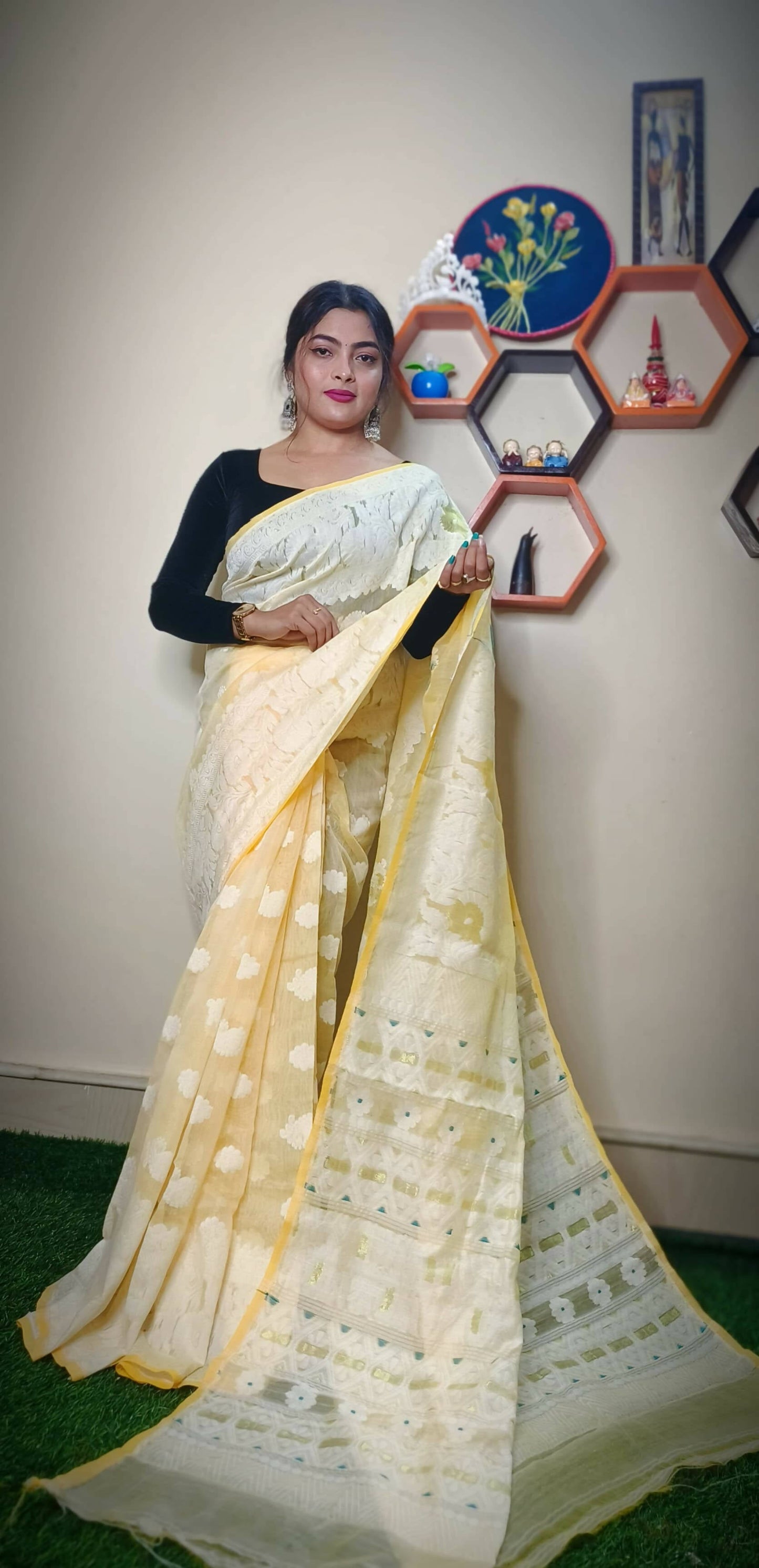 Exclusive Collection Handloom Dhakai Jamdani Saree - Light Yellow - Swadesiicart