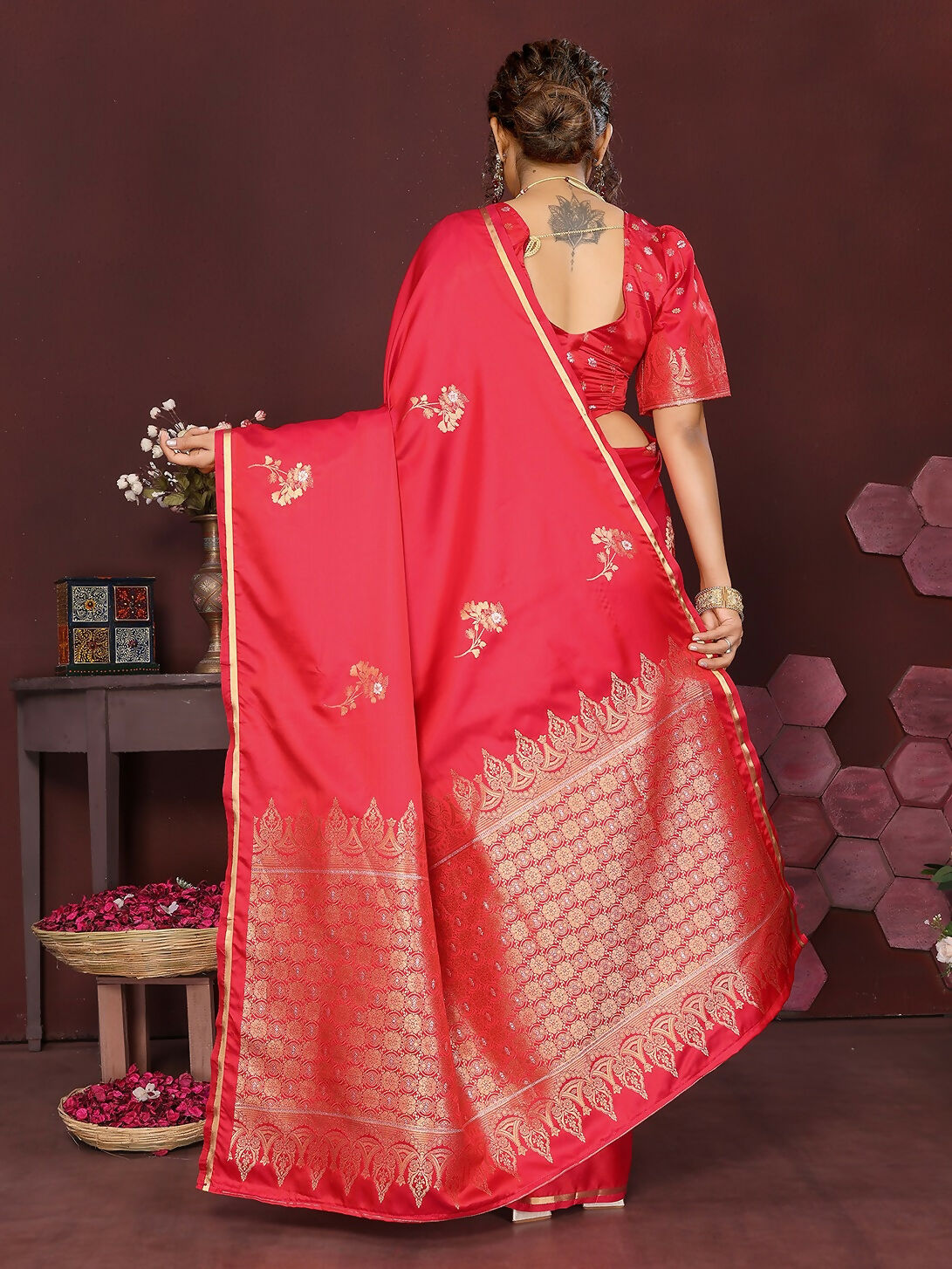 Joban Fashion Reddish Pink Floral Banarasi Silk Sarees | Swadesiicart