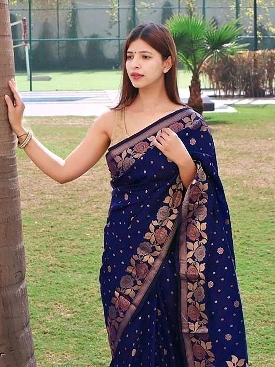 Kalini Woven Design Zari Silk Blend Banarasi Saree | Swadesiicart