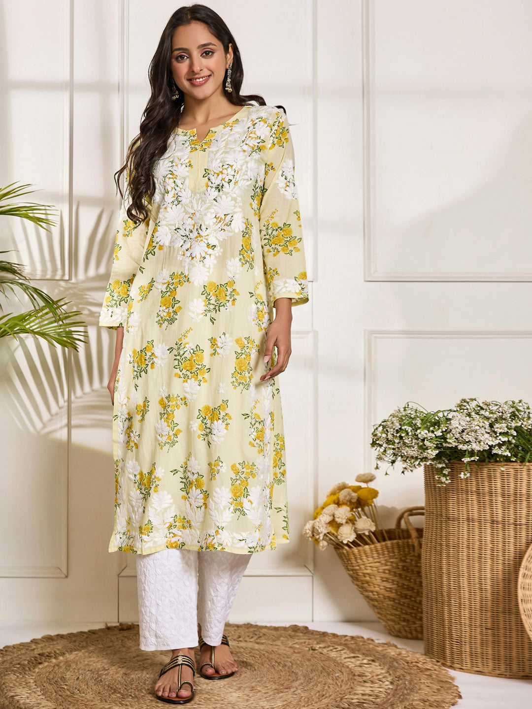 HOUSE OF KARI Floral Embroidered Chikankari Pure Cotton Kurta | Swadesiicart