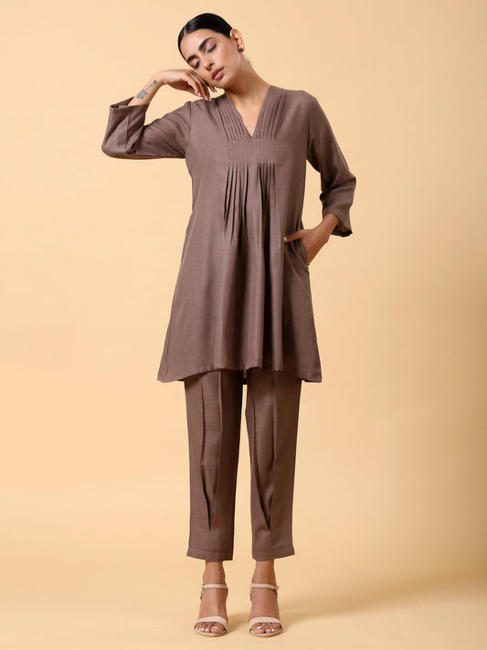 trueBrowns Cotton Linen Burnt Brown Pleated Co-Ord Set - Swadesiicart