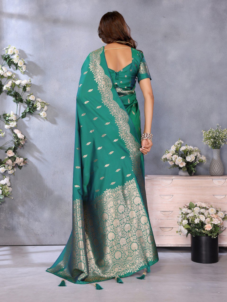 Anaita Green Premium Banarasi Tissue Silk Saree With Gala Weaving Work