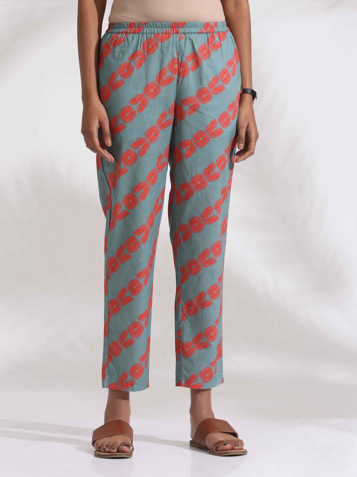 trueBrowns Red Cotton Print Flared Kurta Set | Swadesiicart