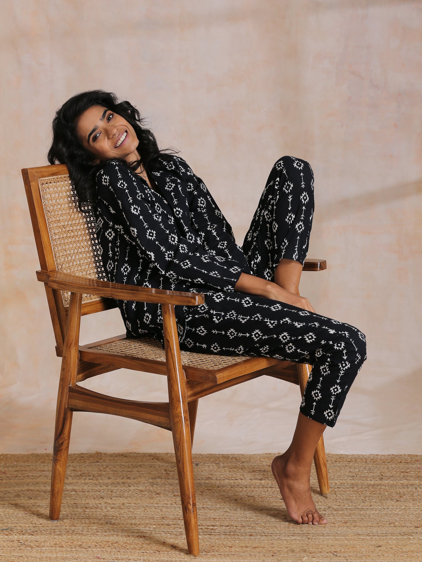 trueBrowns Black White Geometric Print Cotton Pant Suit Set | Swadesiicart