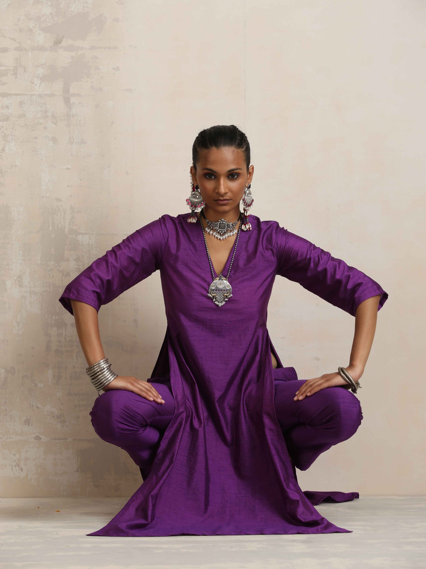 trueBrowns Purple Silk High Slit Kurta Set | Swadesiicart