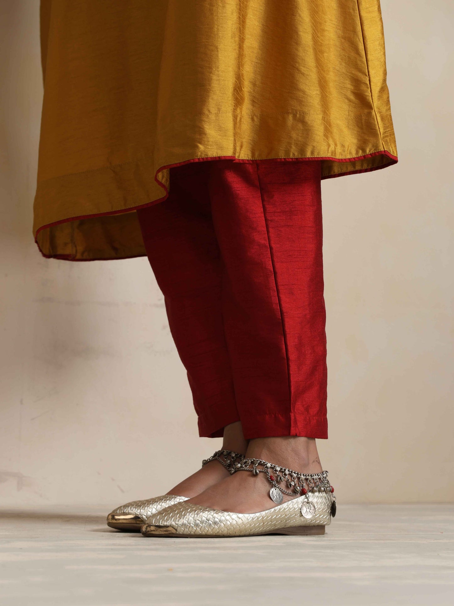 trueBrowns Gold Silk Kurta Set | Swadesiicart