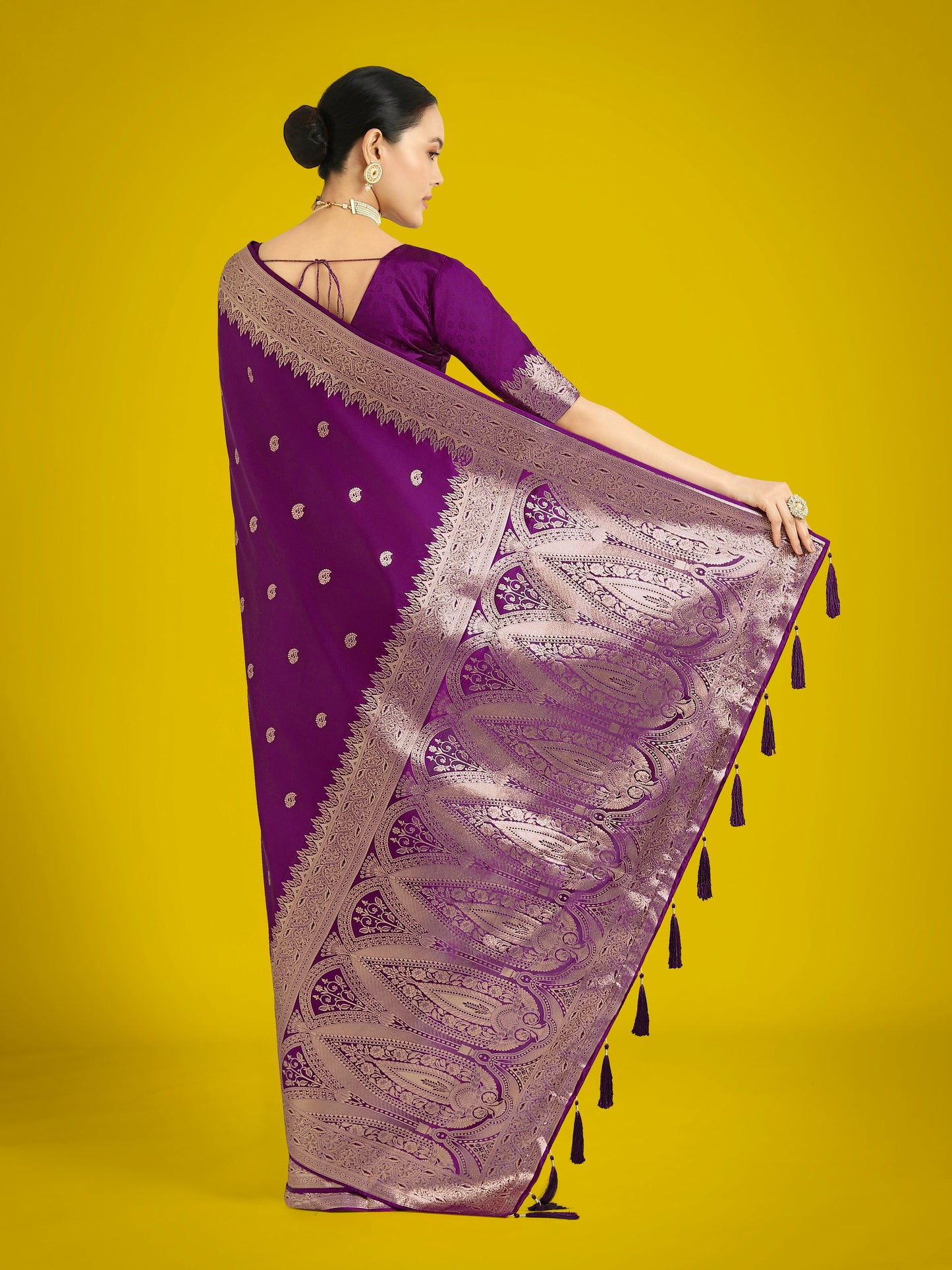 Monjolika Fashion Divine Purple Soft Banarasi Satin Silk Saree With Blouse Piece | Swadesiicart