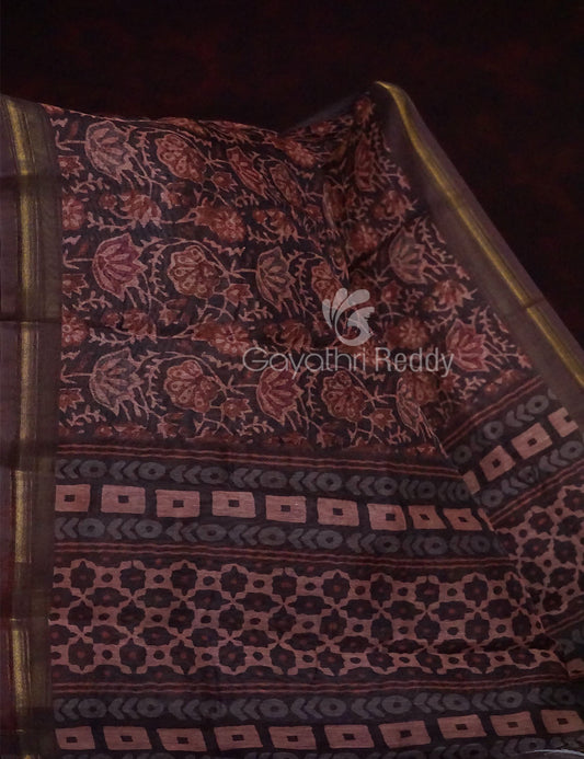 Mic of Coffee Brown and Maroon Floral Design Semi Chanderi Saree By Gayathri Reddy Designer Studio | Swadesiicart