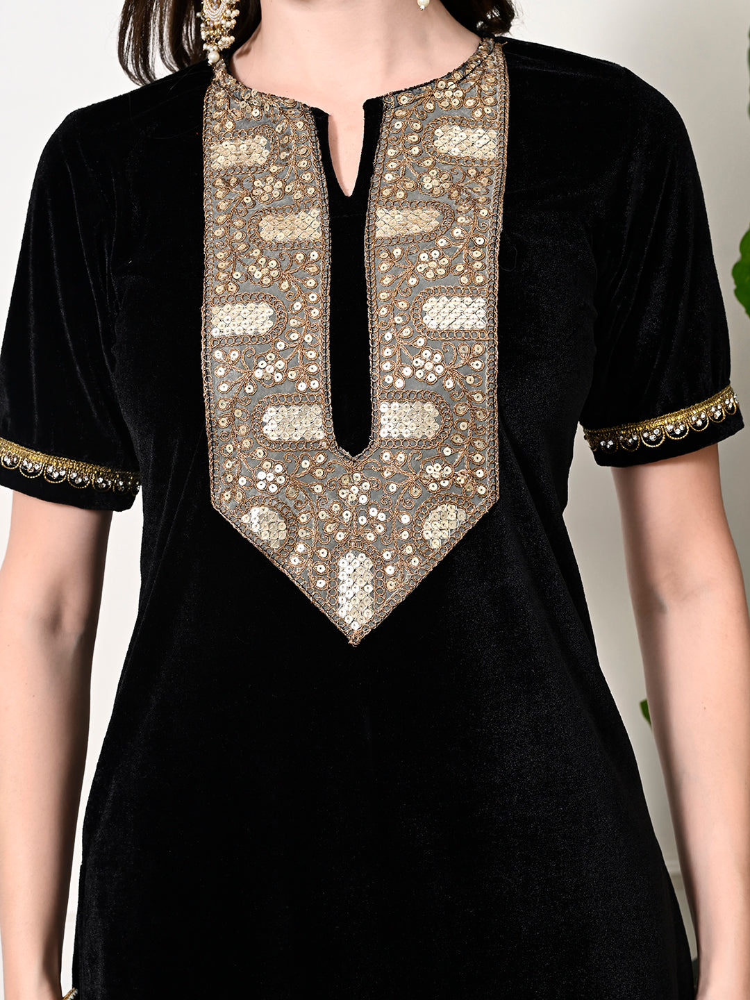 Myshka Women's Black Velvet Kurta Pant - Swadesiicart