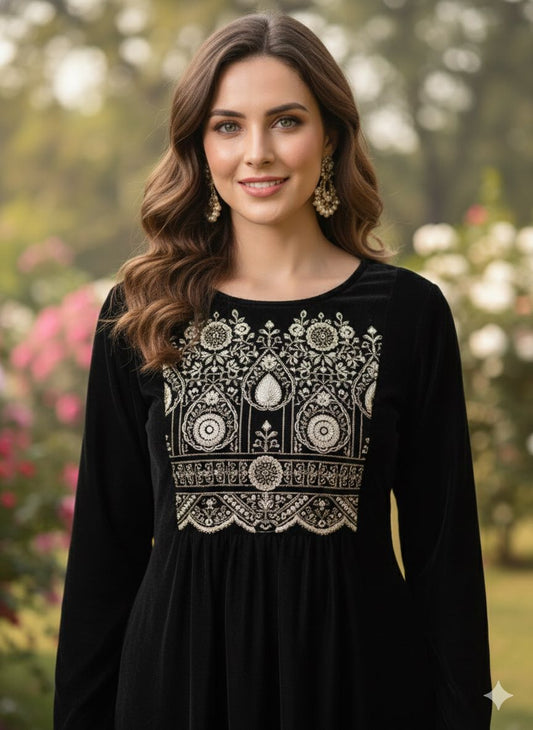 Myshka Women Black Velvet Embroidered Full Sleeve Kurta With Trouser
