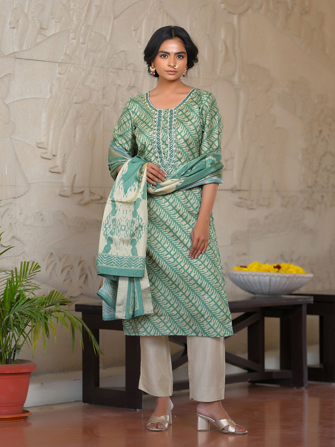 Vaasva Women's Dark Green Green Silk Digital Printed Suit Set | Swadesiicart
