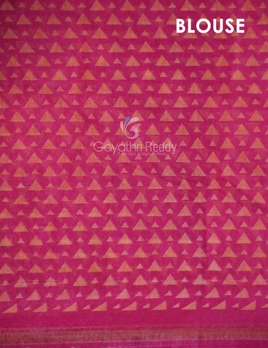 Shades of Dark Green With Rose Pink Blouse Creeper Design Semi Chanderi Saree By Gayathri Reddy Designer Studio | Swadesiicart
