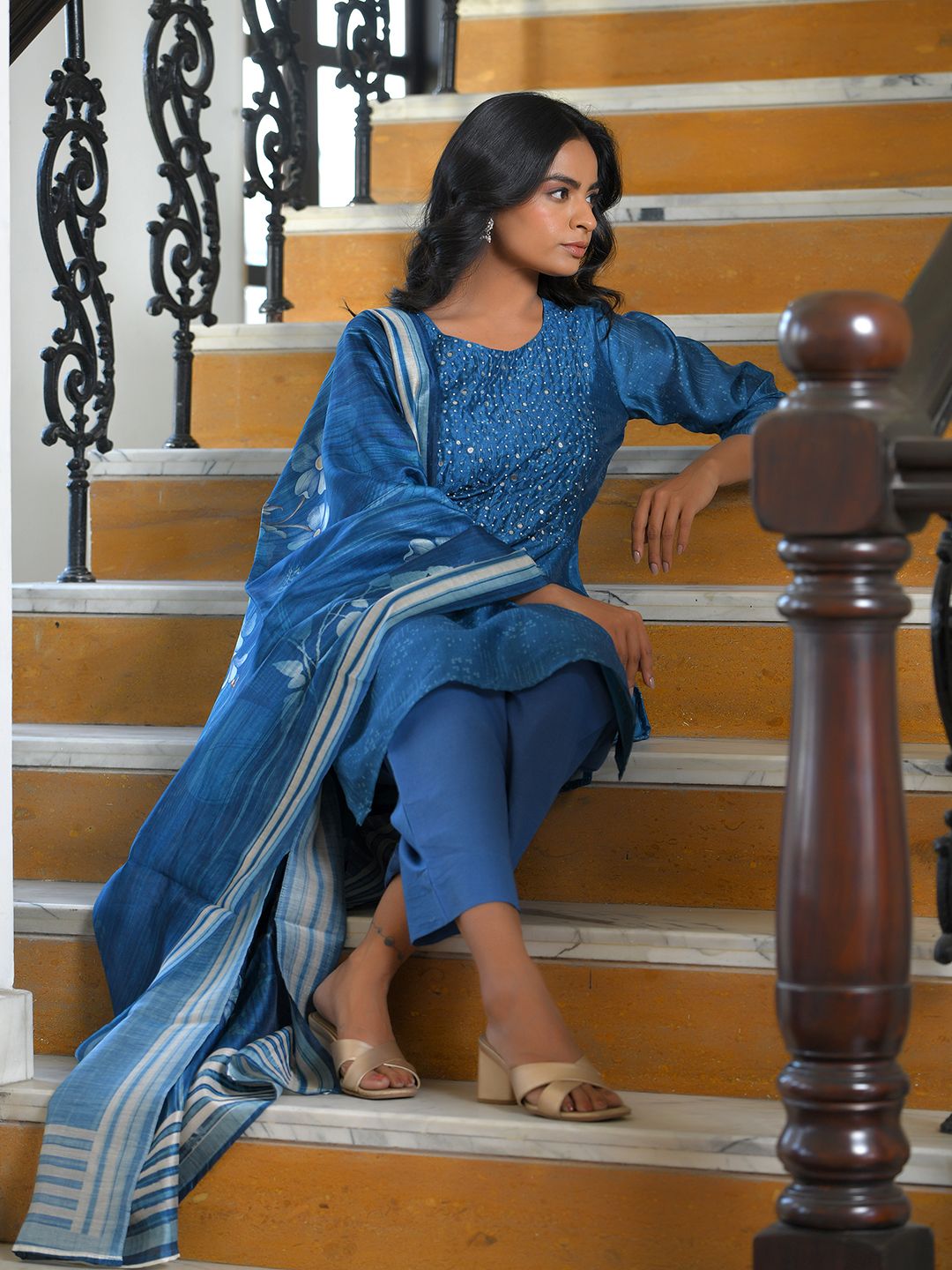Vaasva Women's Indigo Muslin Digital Printed Suit Set | Swadesiicart
