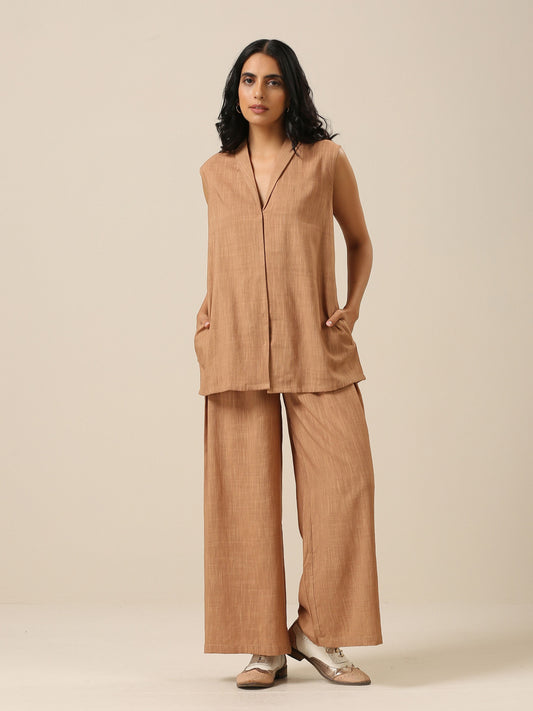 trueBrowns Beige Slub Texture Sleevesless Jacket Pant Set | Swadesiicart