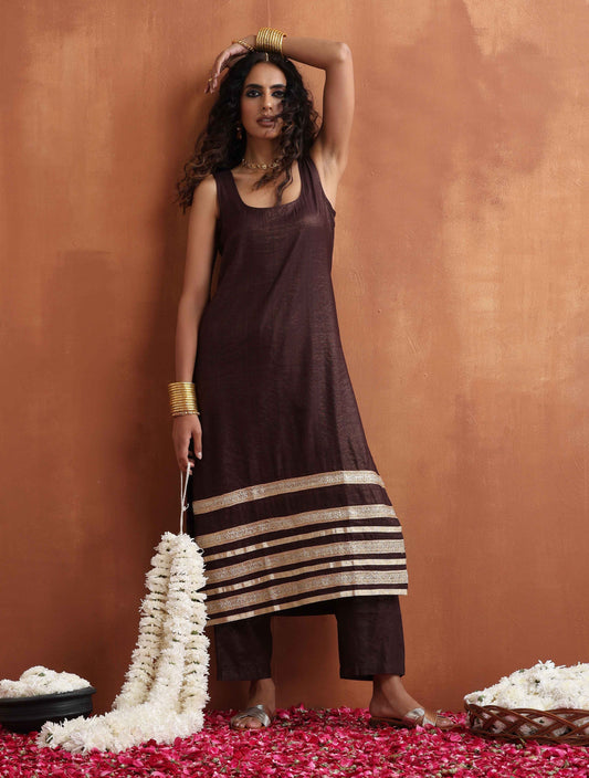 trueBrowns Brown Metallic Straight Kurta Set | Swadesiicart