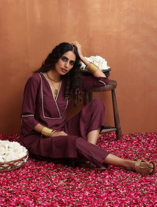 trueBrowns Maroon Straight Kurta Set | Swadesiicart