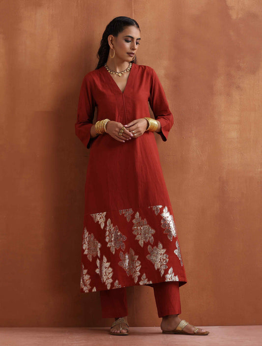 trueBrowns Rust Metallic Straight Kurta Set | Swadesiicart