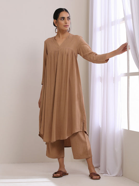 trueBrowns Beige Dobby Gathered Kurta Pant Set | Swadesiicart
