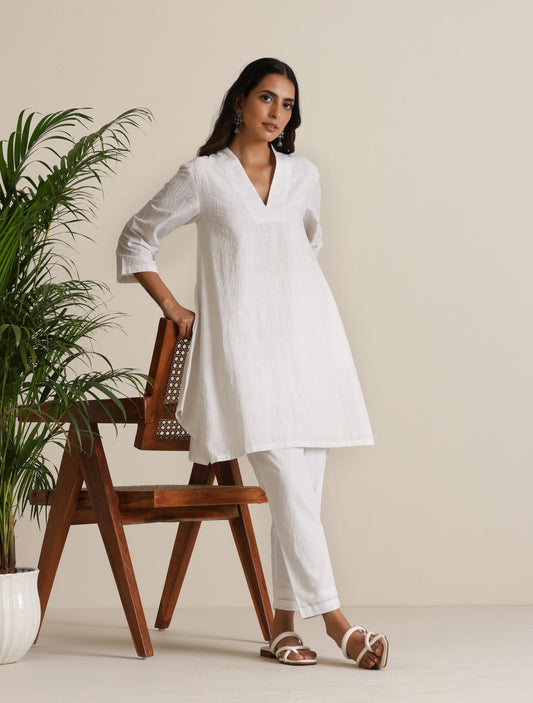 trueBrowns White Cotton Embroidered Co-ord Set - Swadesiicart