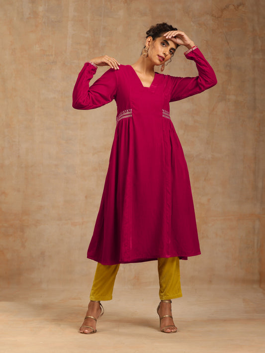 trueBrowns Rani Pink Velvet Embroidered Kurta | Swadesiicart
