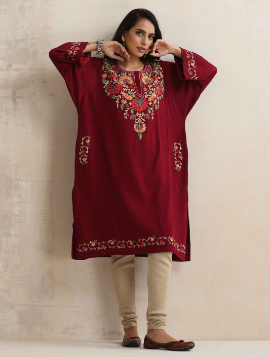 trueBrowns Maroon Kashmiri Floral Embroidered Woollen Phiran Kurta | Swadesiicart