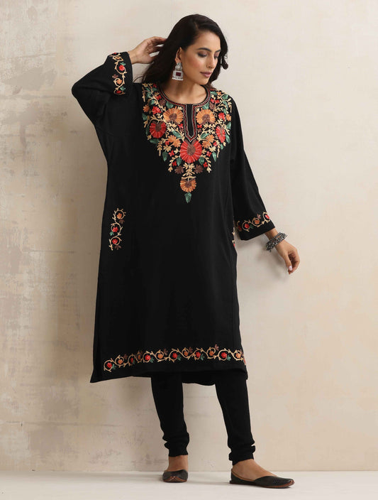 trueBrowns Black Kashmiri Floral Embroidered Woollen Phiran Kurta | Swadesiicart