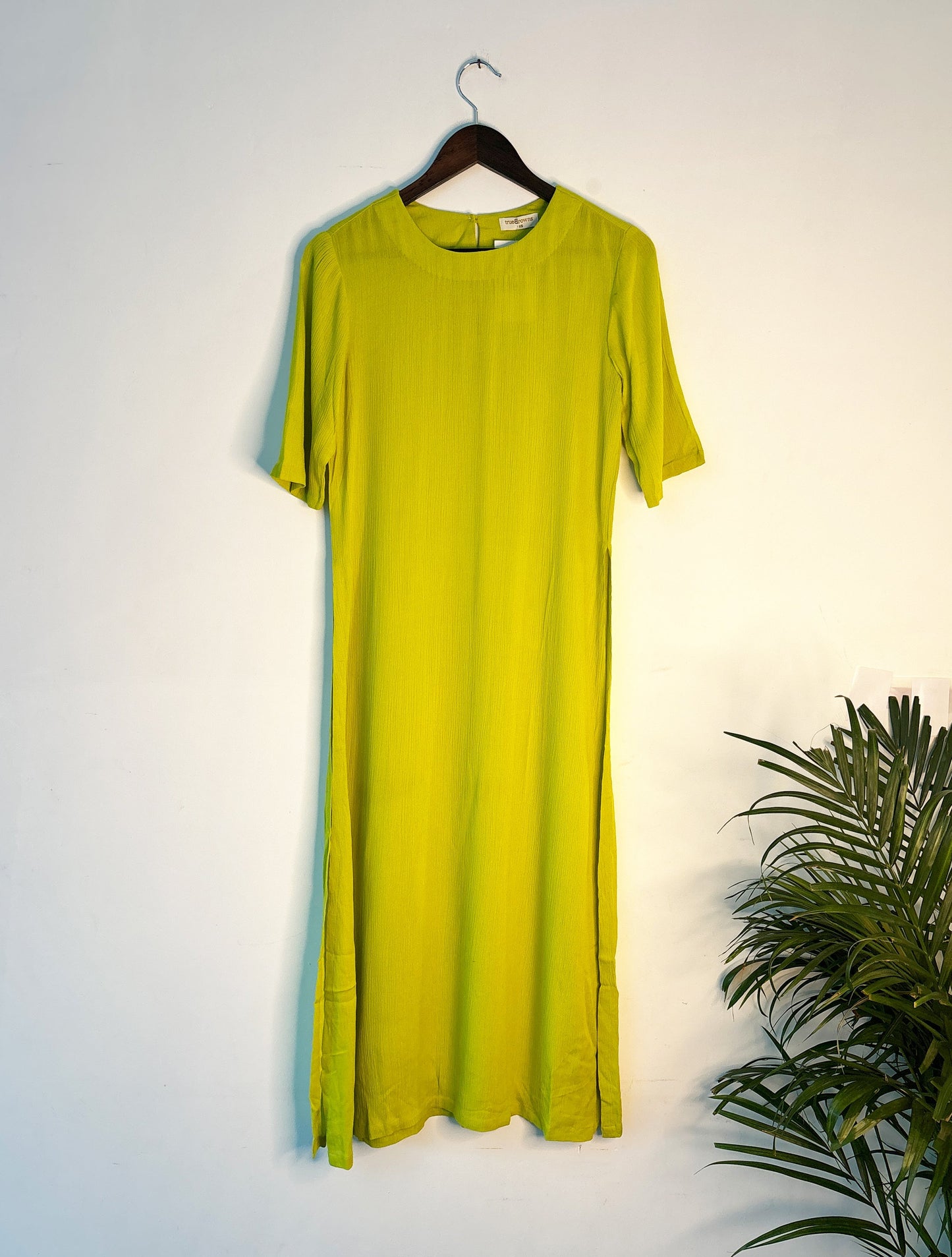 trueBrowns Lime Crinkled Kurta | Swadesiicart