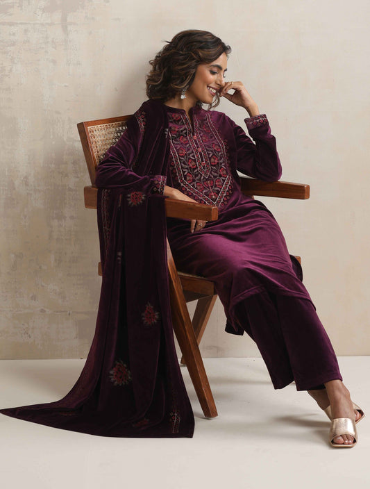 trueBrowns Purple Velvet Floral Embroidered Kurta Pant Dupatta Set | Swadesiicart