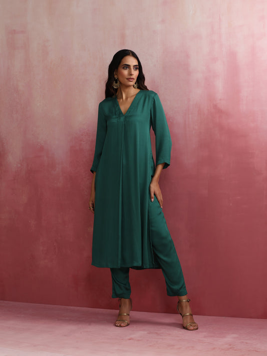 trueBrowns Green Modal Pleated Kurta Set | Swadesiicart