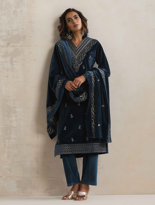 trueBrowns Blue Velvet Embroidered Kurta Pant Dupatta Set | Swadesiicart