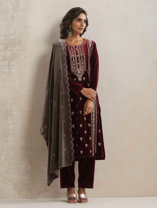 trueBrowns Maroon Velvet Embroidered Kurta Pant Dupatta Set | Swadesiicart