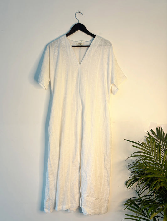 trueBrowns White Cotton Dobby Dress | Swadesiicart