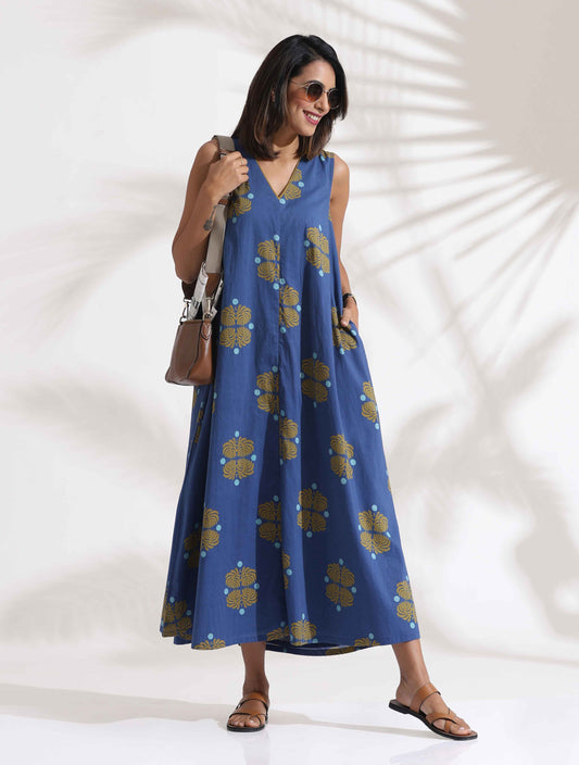 trueBrowns Blue Cotton Print Sleeveless Dress | Swadesiicart