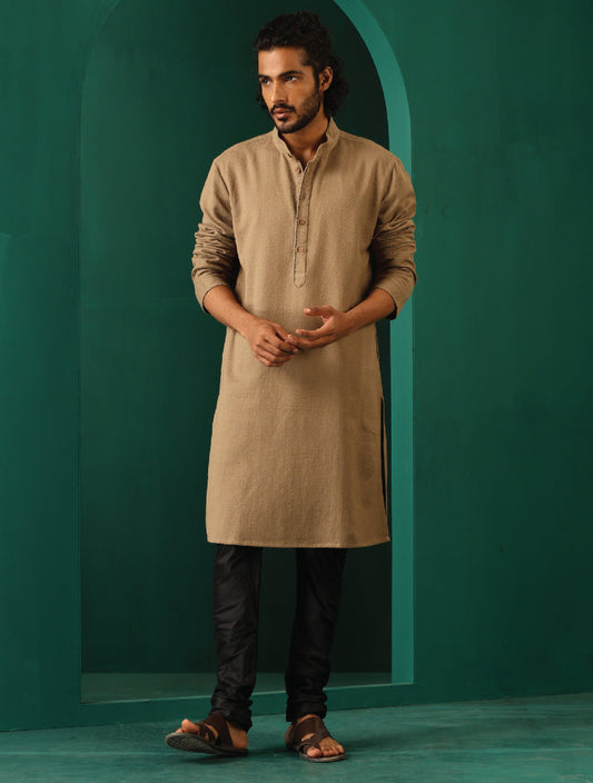 trueBrowns Men's Beige Dobby Textured Kurta | Swadesiicart