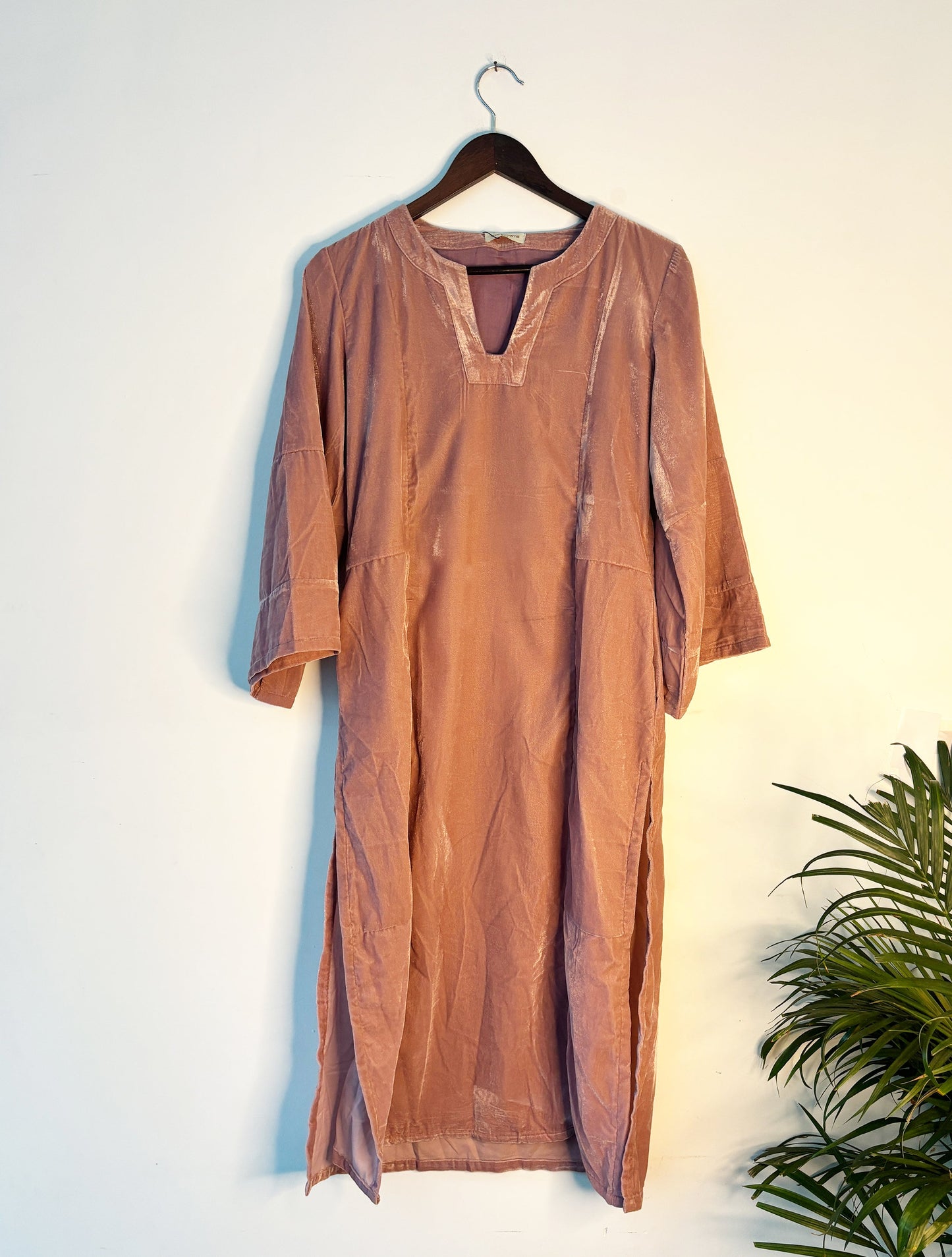 trueBrowns Pink Velvet Comfort Fit Kurta | Swadesiicart