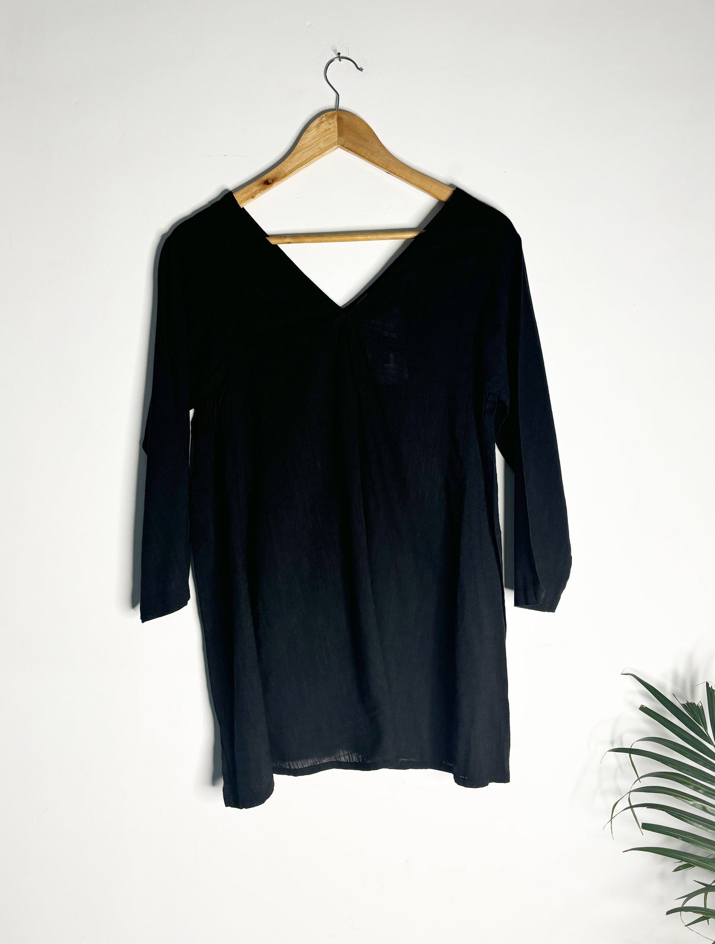 trueBrowns Black Slub Top | Swadesiicart