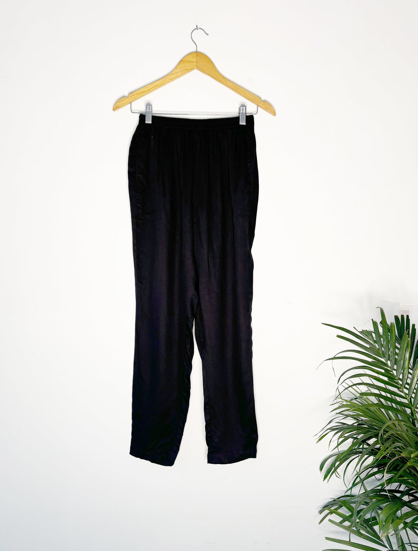 trueBrowns Black Crinkle pant | Swadesiicart