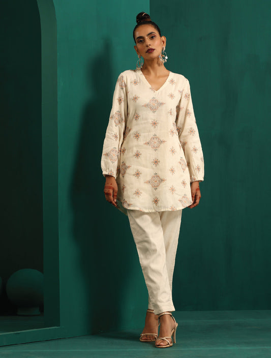 trueBrowns Ivory Peach Cotton V-Neck Co-Ord Set - Swadesiicart