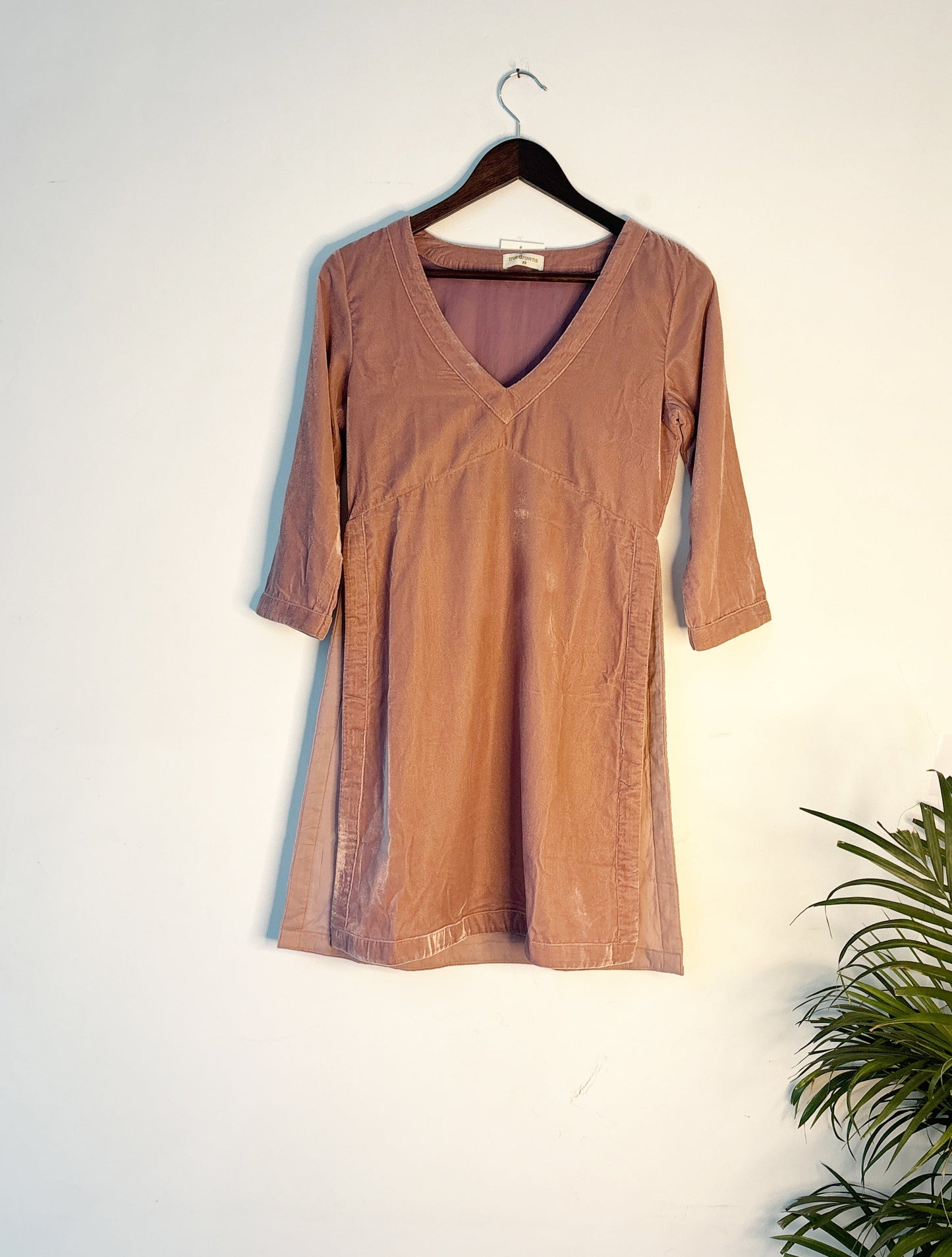 trueBrowns Light Pink Velvet Kurta | Swadesiicart