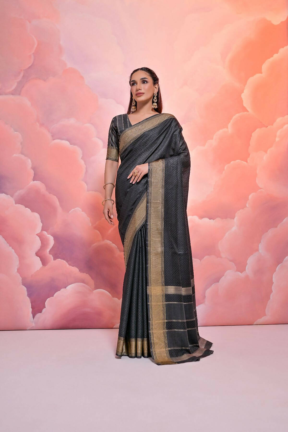 Vishnu Weaves Women's Black Cotton Self Weaving Saree with Blouse - Swadesiicart