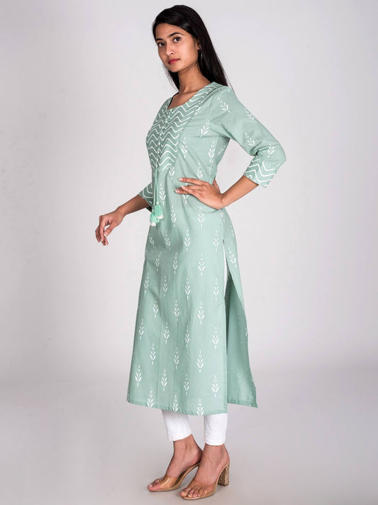 Swasti Women Green & jet stream Geometric Embellished Cold-Shoulder Sleeves Chikankari Floral Kurta | Swadesiicart
