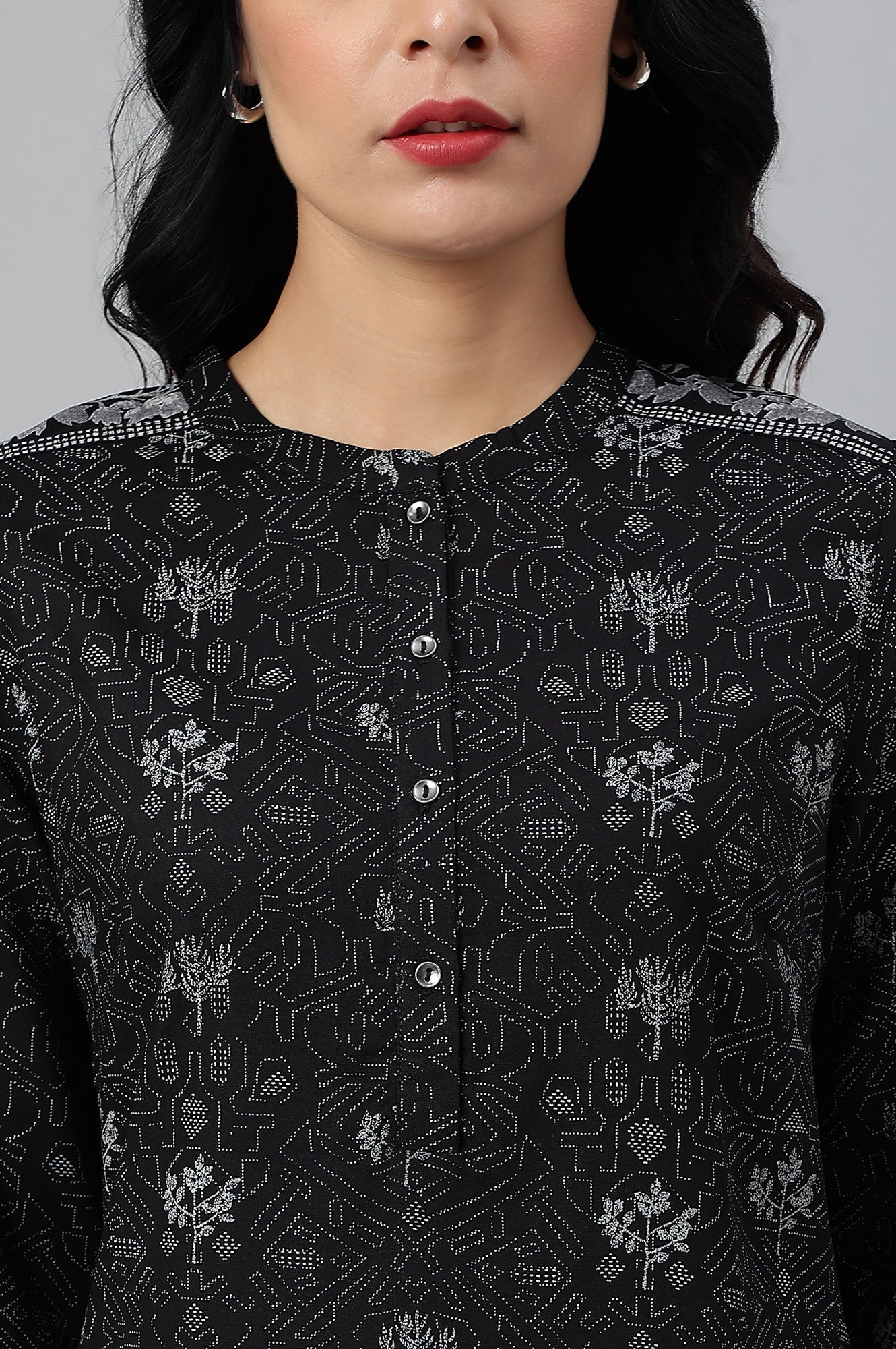 W for Woman Black Floral Print kurta With Shoulder Panels