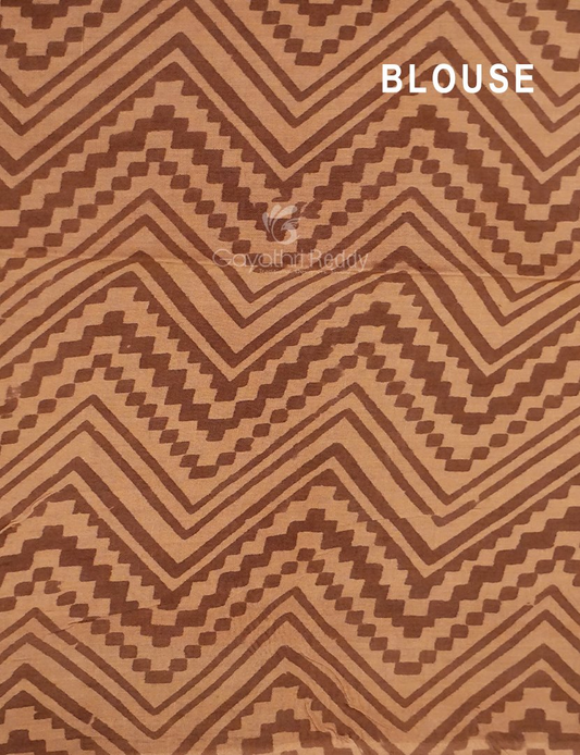 Dark Mustard Colour Block Print Pure Mulmul Cotton Saree By Gayathri Reddy Designer Studio | Swadesiicart
