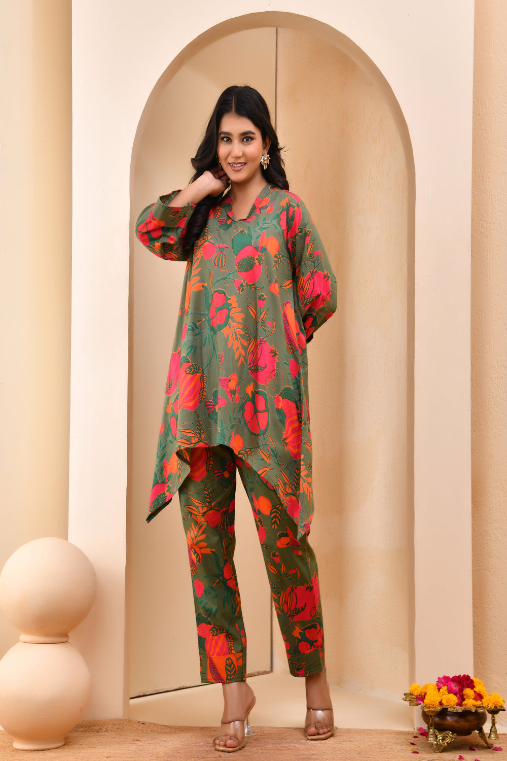 Vaasva Women Floral Printed Kurta Pant Set | Swadesiicart