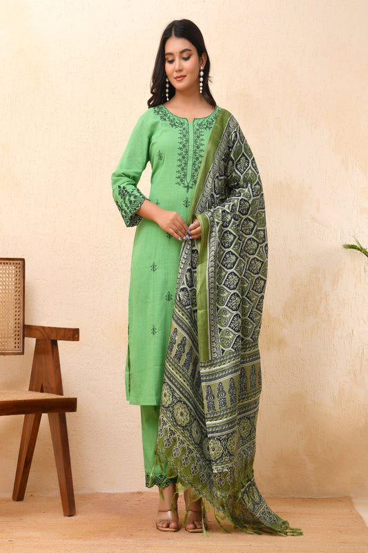 Vaasva Women Pista Embroidered Kurta Set With Solid Pants & Printed Dupatta | Swadesiicart