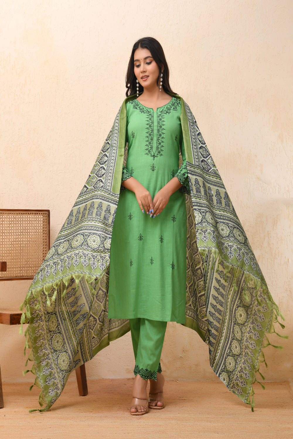 Vaasva Women Pista Embroidered Kurta Set With Solid Pants & Printed Dupatta | Swadesiicart