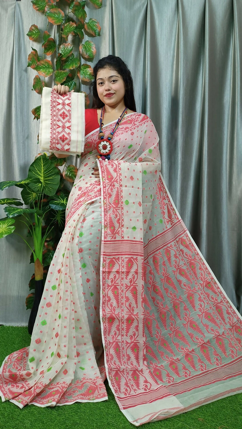 Exclusive Collection White Beautiful Jamdani Collection Saree - Swadesiicart