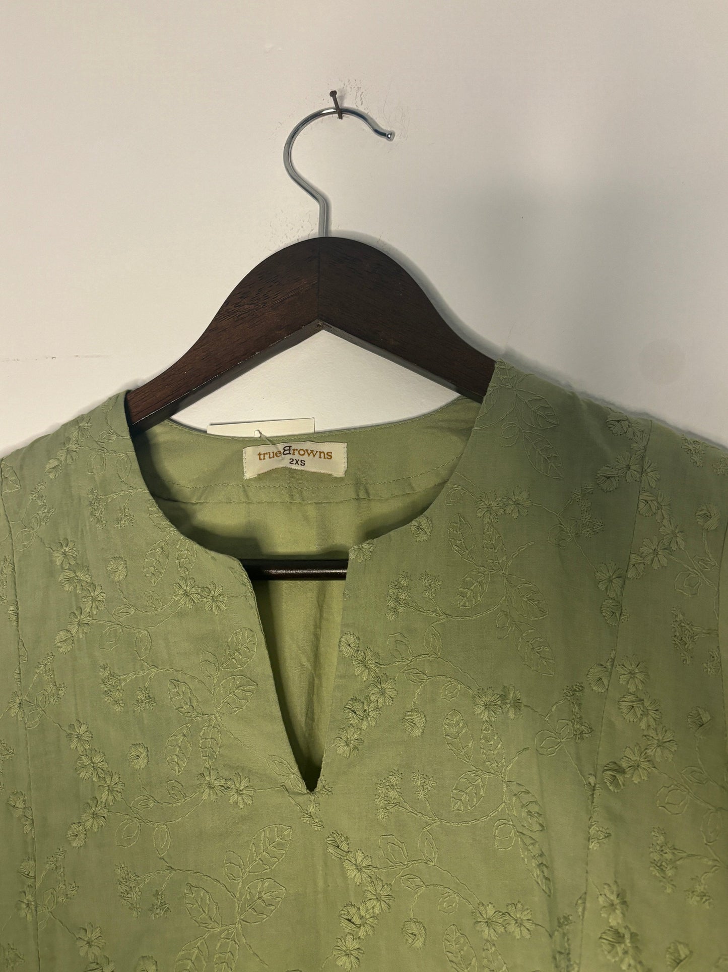 trueBrowns Green Schiffli Top | Swadesiicart