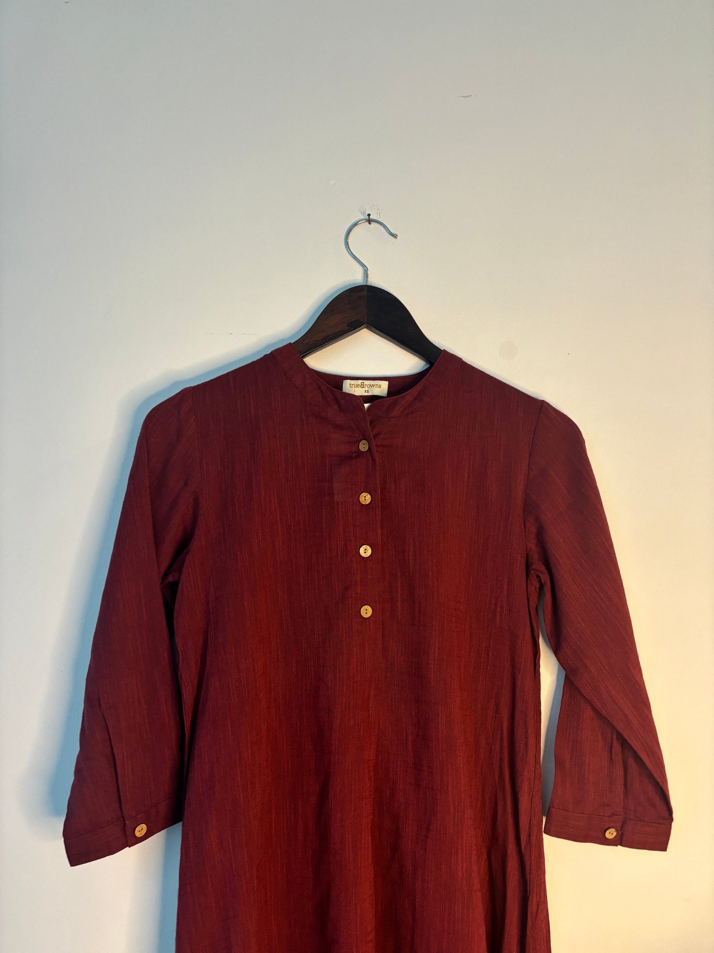 trueBrowns Maroon Slub Kurta | Swadesiicart